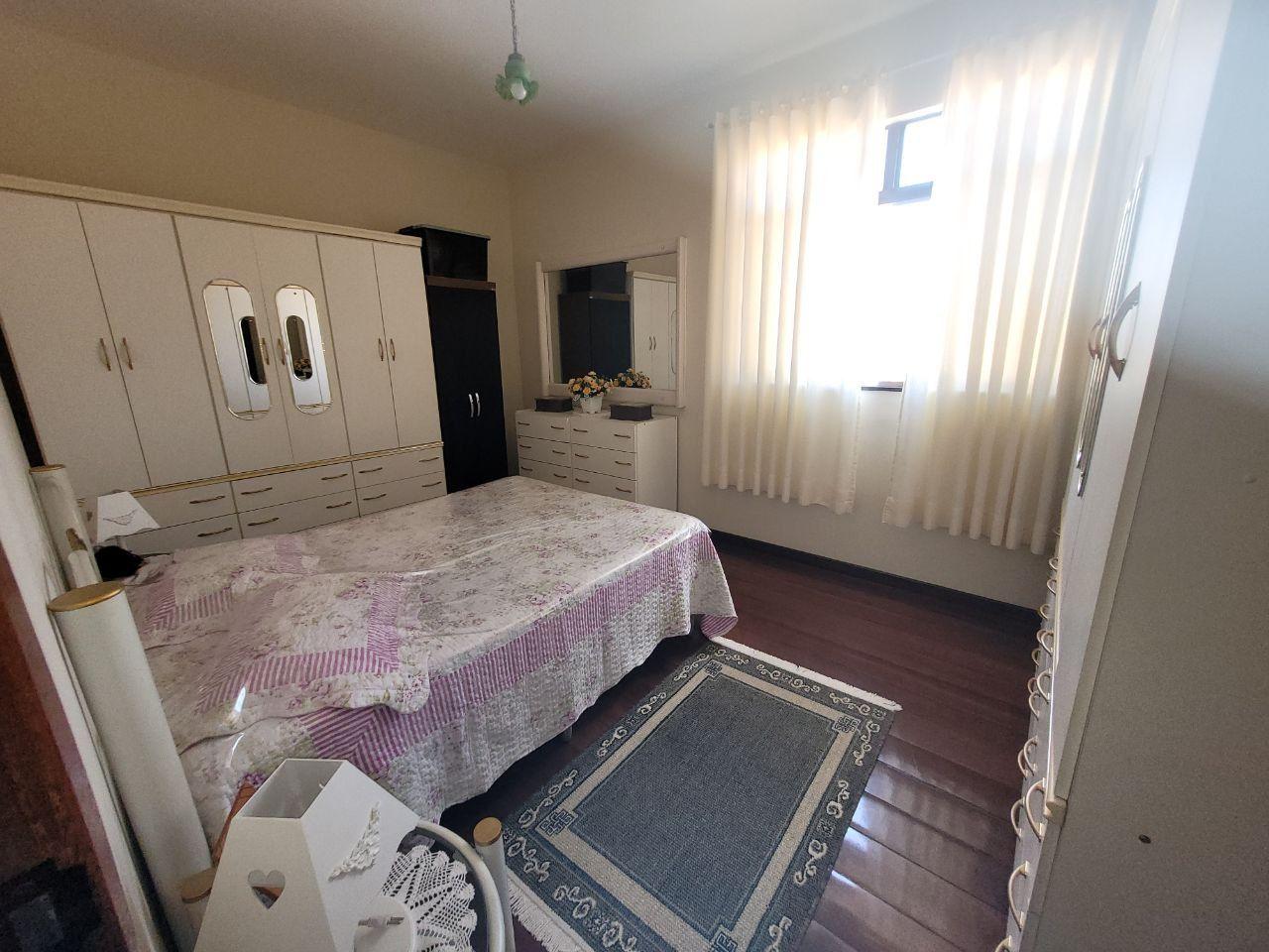 Casa à venda com 4 quartos, 235m² - Foto 33