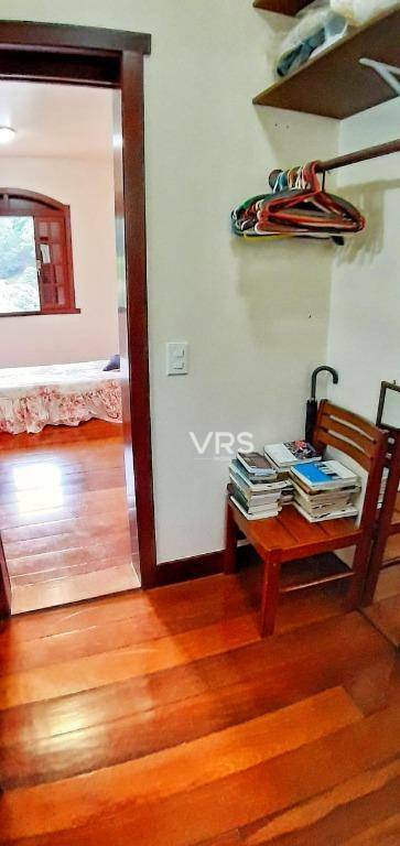 Casa à venda com 4 quartos, 260m² - Foto 24