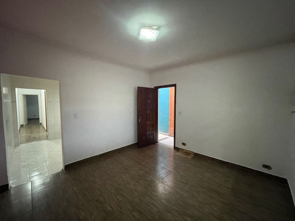 Casa à venda com 2 quartos, 125m² - Foto 1