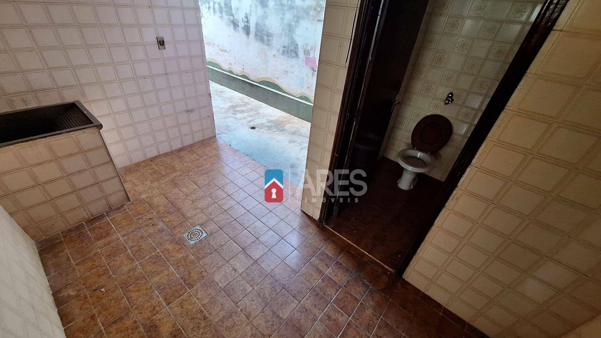 Casa para alugar com 3 quartos, 157m² - Foto 13