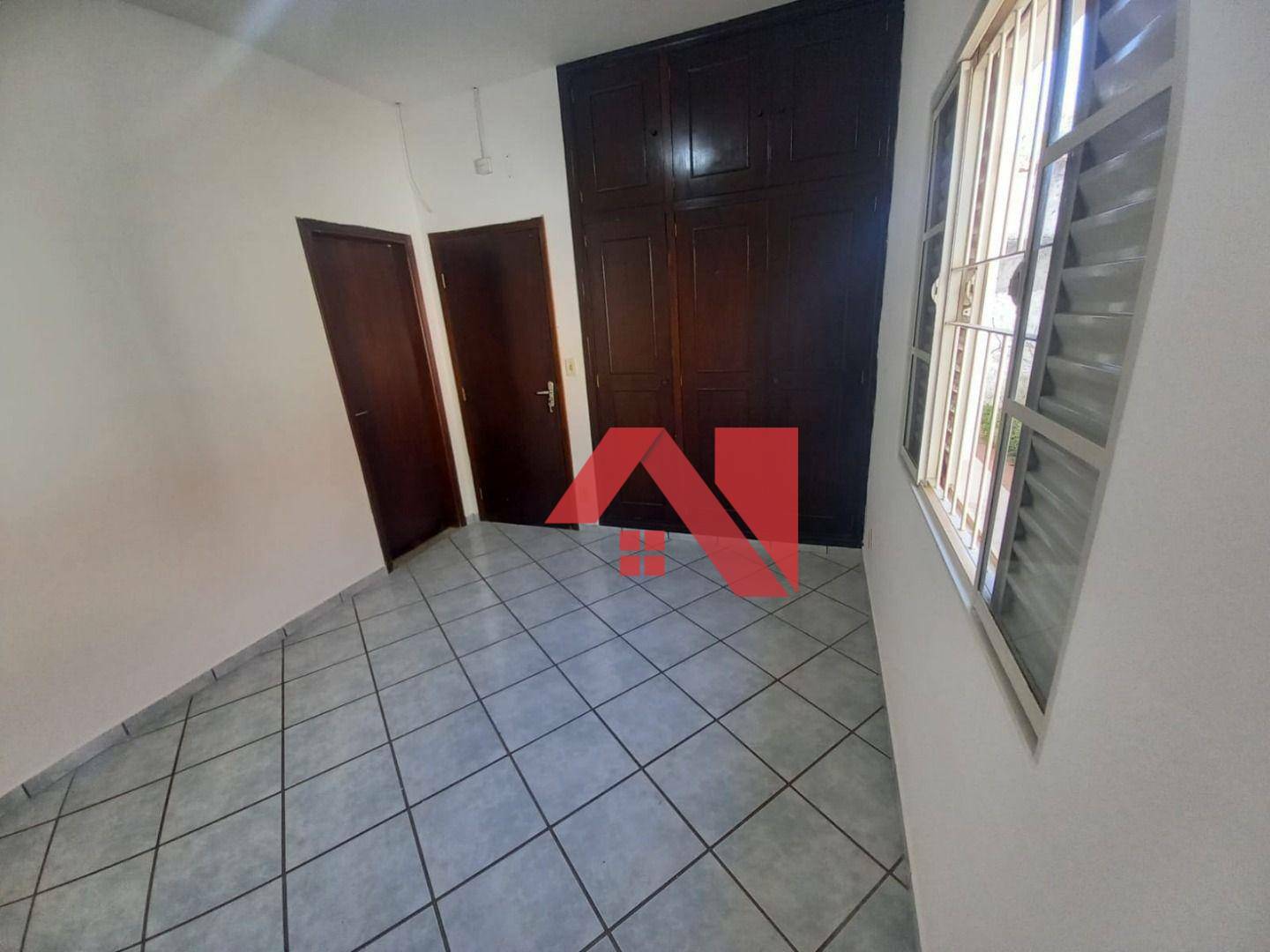Casa para alugar com 4 quartos, 200m² - Foto 21