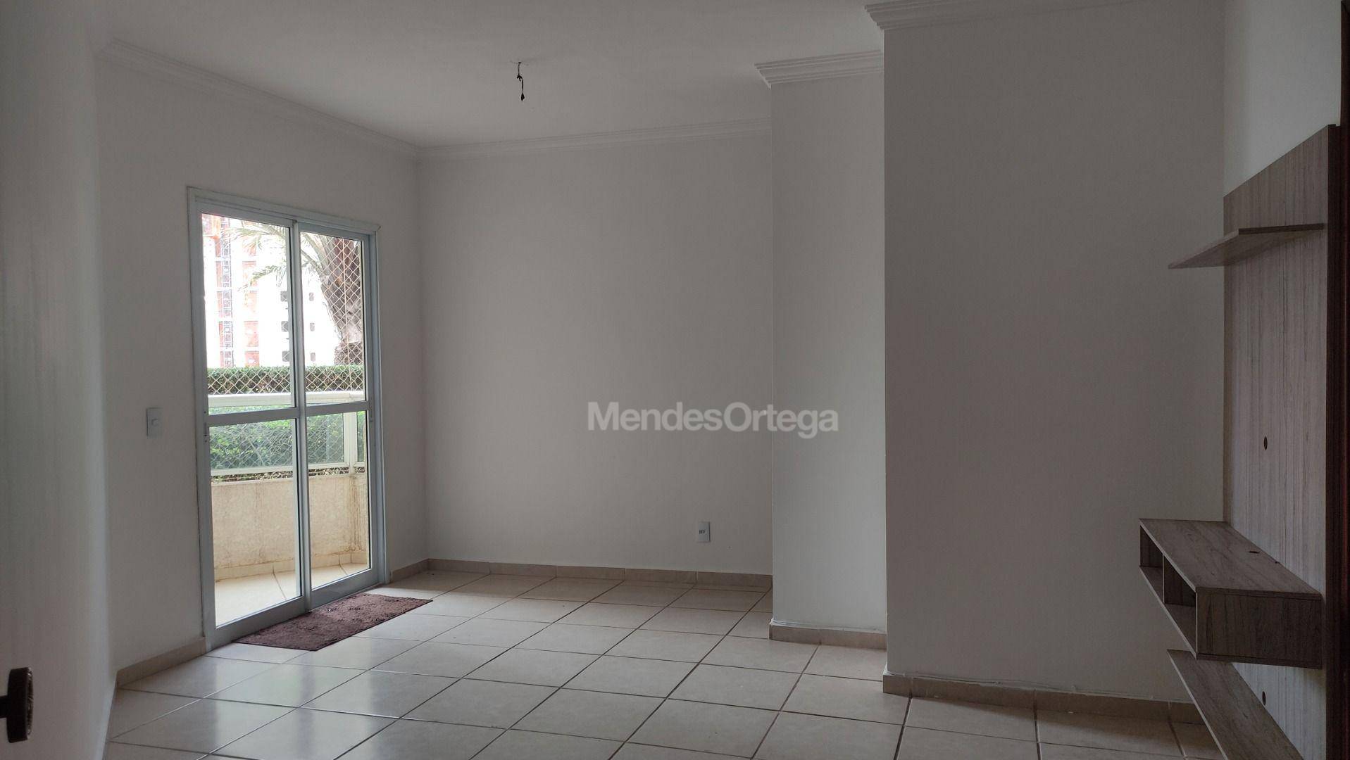 Apartamento à venda com 3 quartos, 74m² - Foto 2