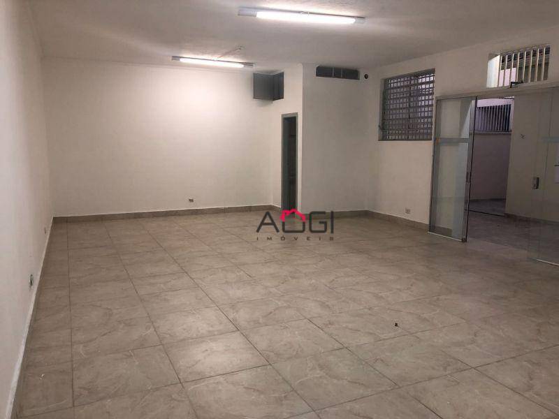 Casa à venda com 6 quartos, 200m² - Foto 1