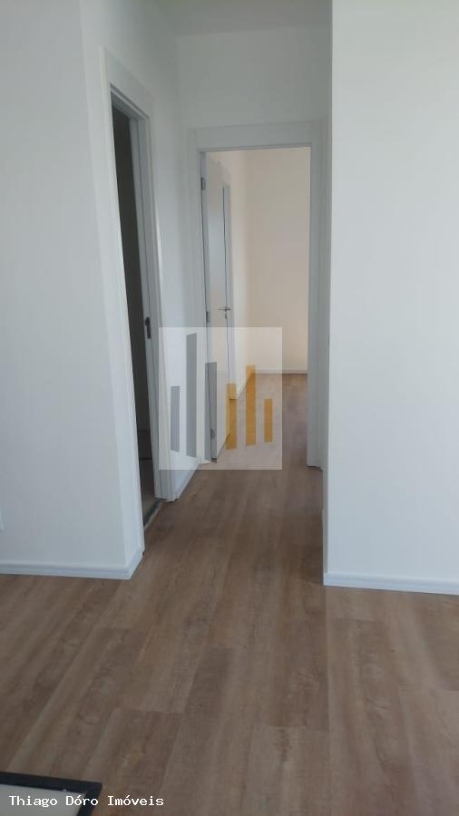 Apartamento à venda com 2 quartos, 58m² - Foto 2