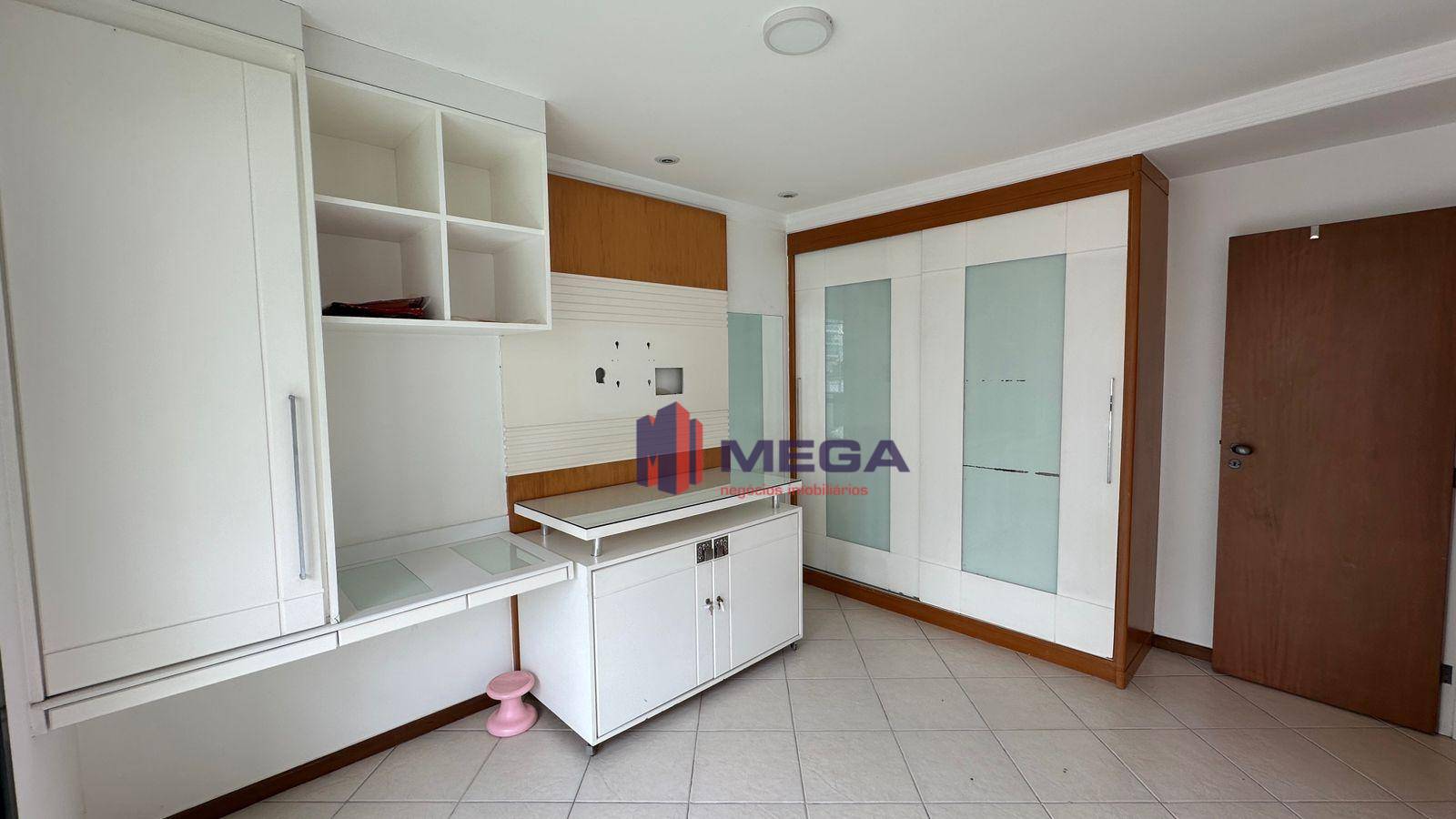 Apartamento à venda com 4 quartos, 250m² - Foto 18