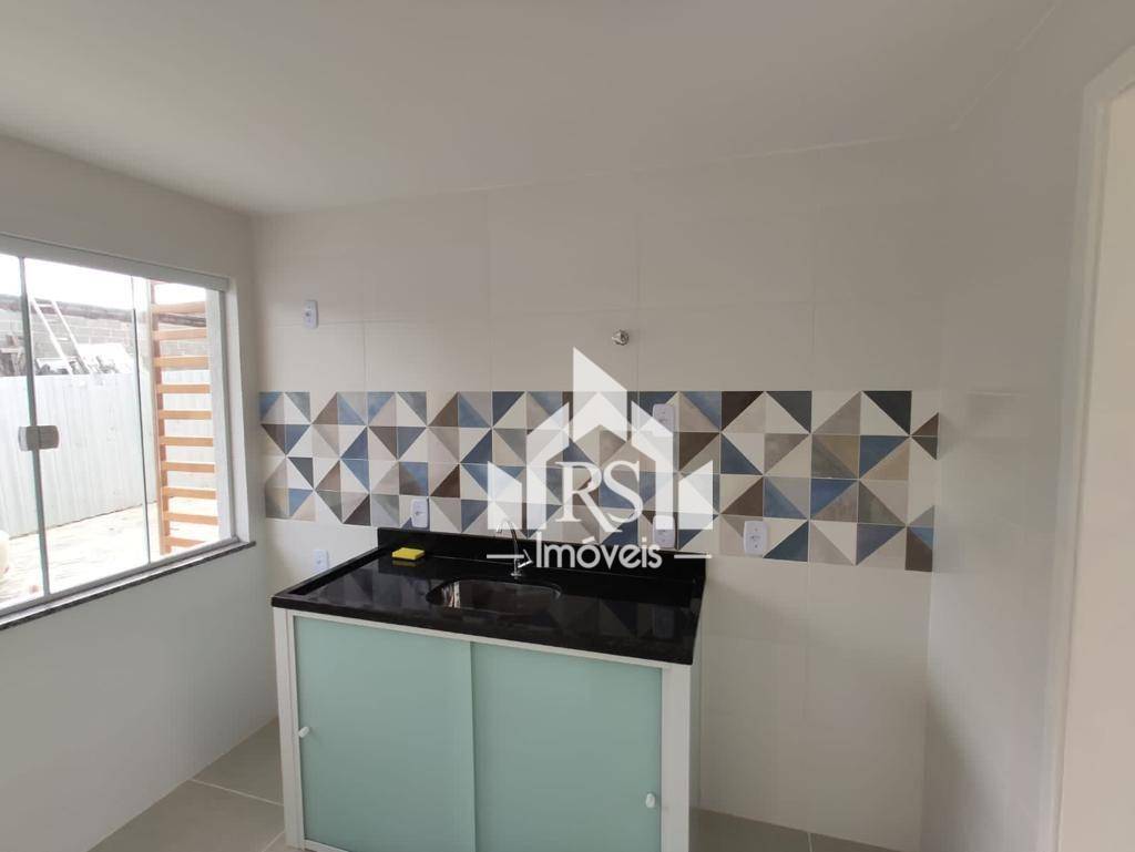 Casa à venda com 2 quartos, 60m² - Foto 13