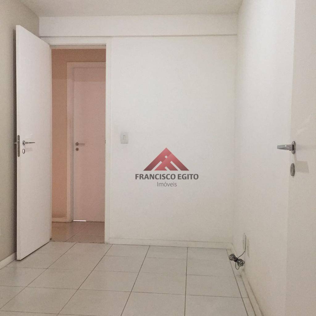 Apartamento à venda com 2 quartos, 70m² - Foto 5