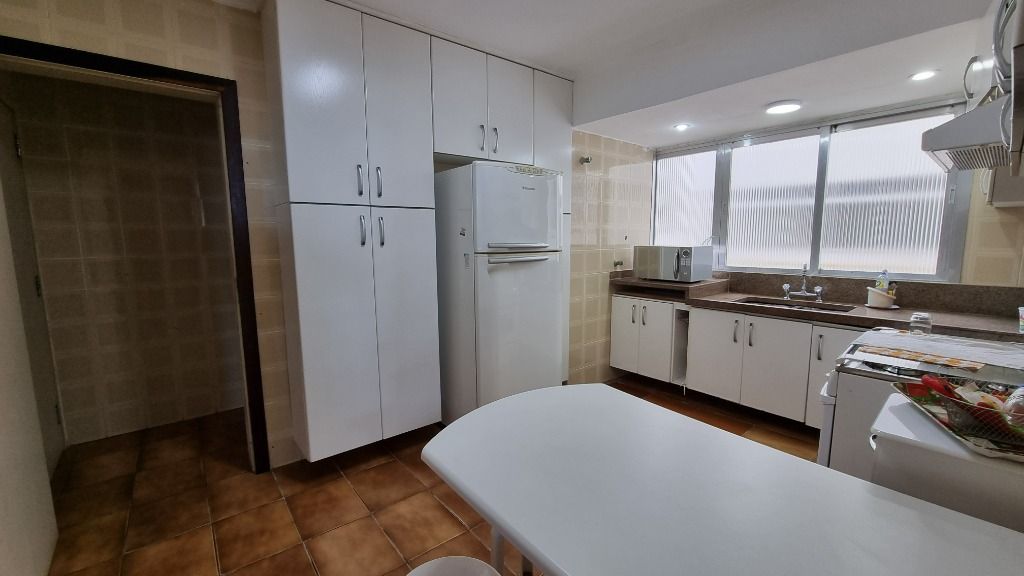 Apartamento à venda com 3 quartos, 190m² - Foto 16