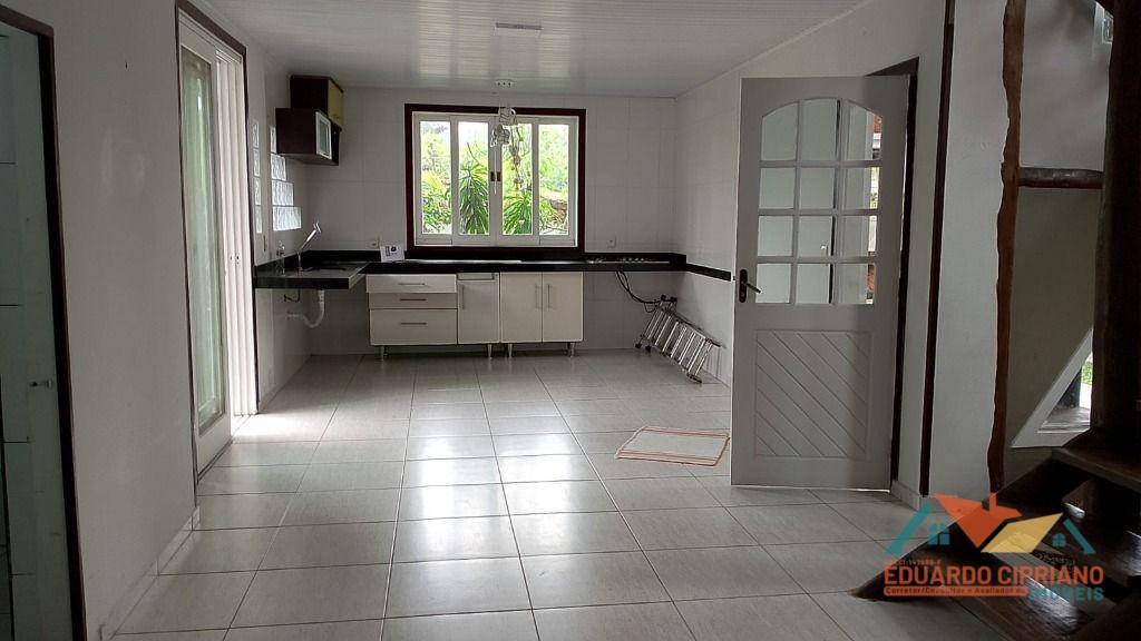 Casa à venda e aluguel com 3 quartos, 390m² - Foto 18