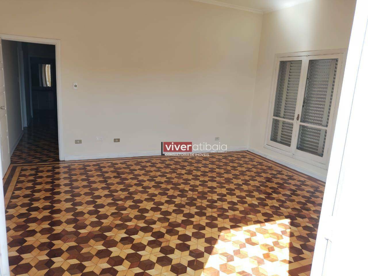 Casa para alugar com 2 quartos, 250m² - Foto 11