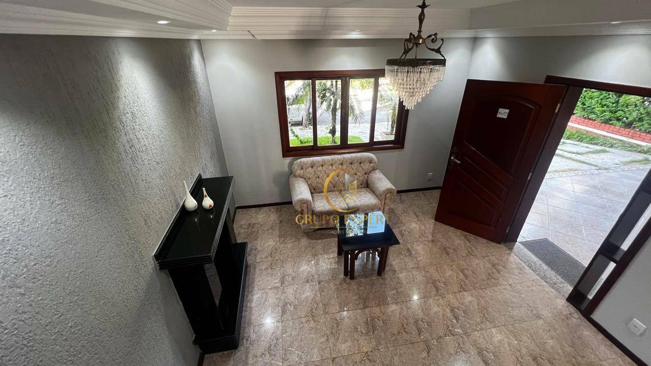 Sobrado à venda com 5 quartos, 309m² - Foto 2