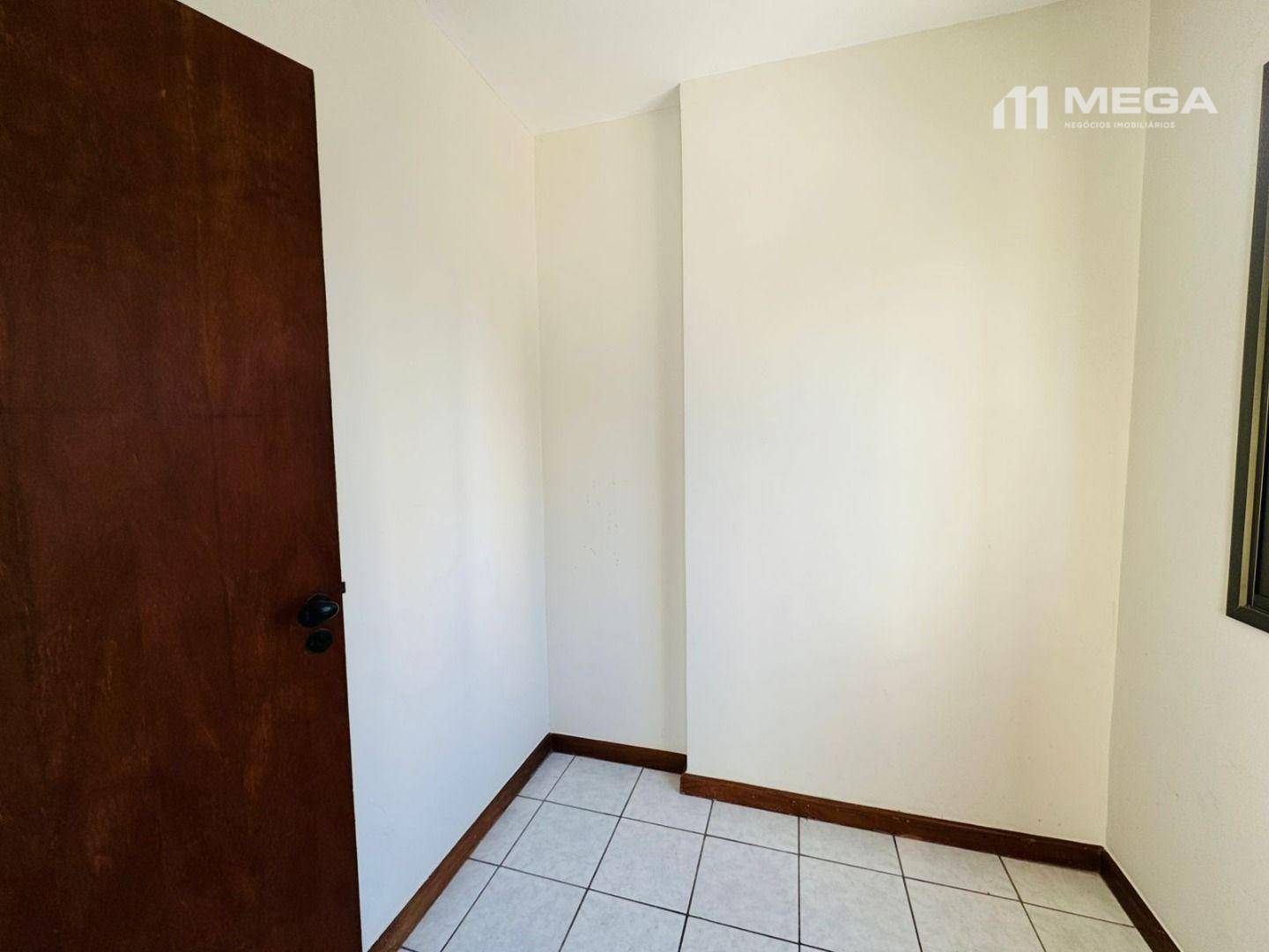 Apartamento para alugar com 3 quartos, 130m² - Foto 19