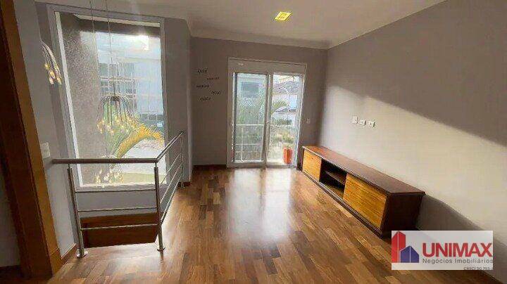 Casa de Condomínio para alugar com 4 quartos, 450m² - Foto 13