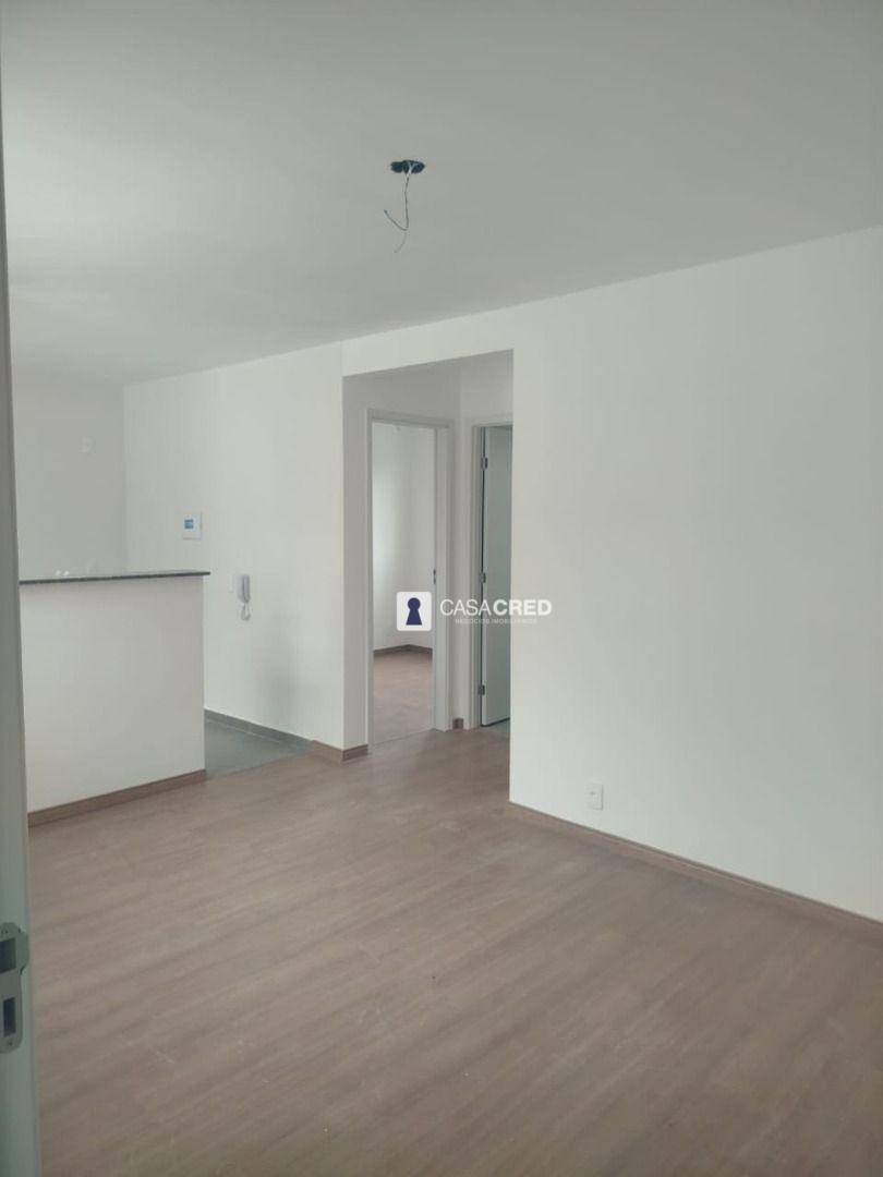 Apartamento para alugar com 2 quartos, 45m² - Foto 4