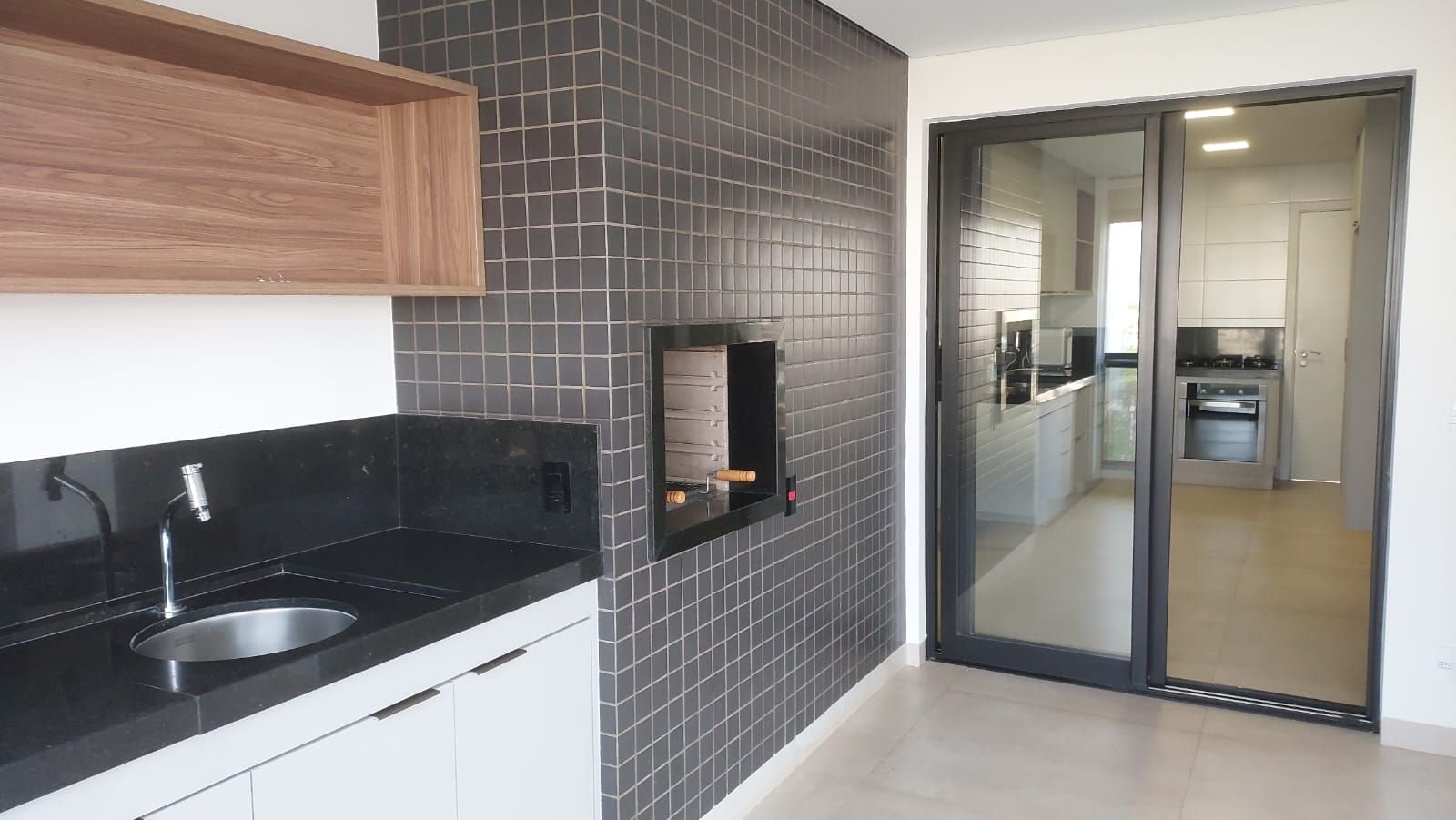 Apartamento à venda com 3 quartos, 209m² - Foto 5