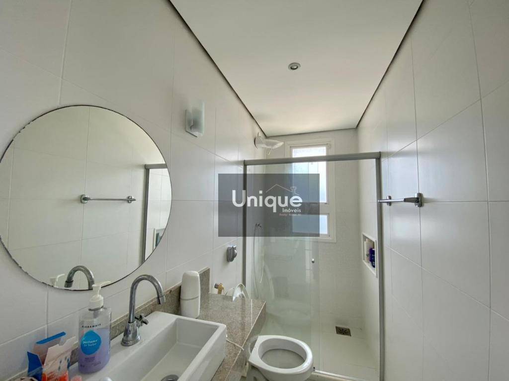 Casa à venda com 5 quartos, 300m² - Foto 12