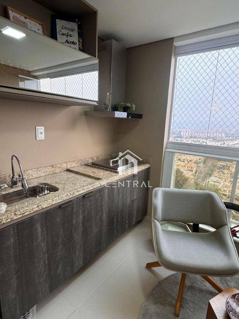 Apartamento à venda com 3 quartos, 98m² - Foto 2