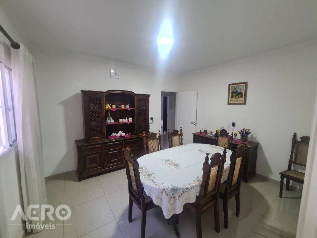 Casa à venda com 3 quartos, 230m² - Foto 27