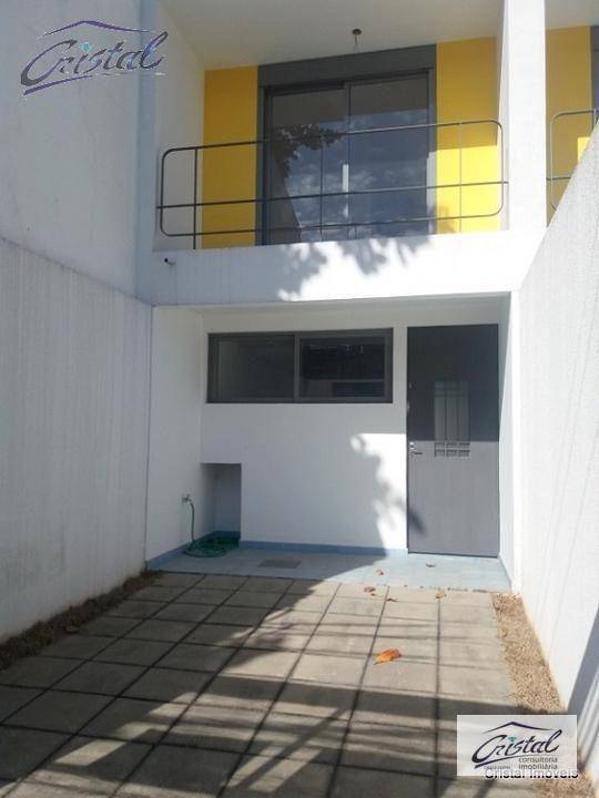 Casa à venda com 2 quartos, 150m² - Foto 1