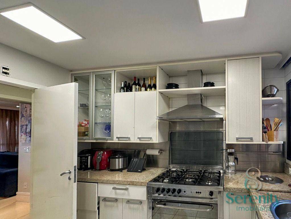 Apartamento à venda com 4 quartos, 217m² - Foto 10