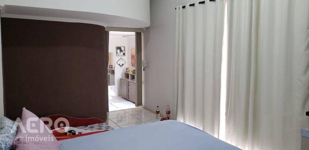 Casa à venda e aluguel com 3 quartos, 440m² - Foto 31