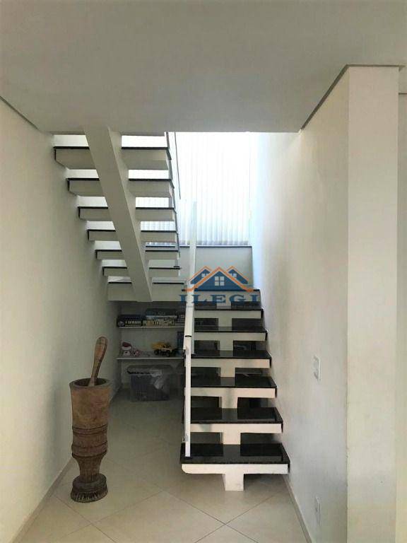 Casa de Condomínio à venda com 4 quartos, 330m² - Foto 19