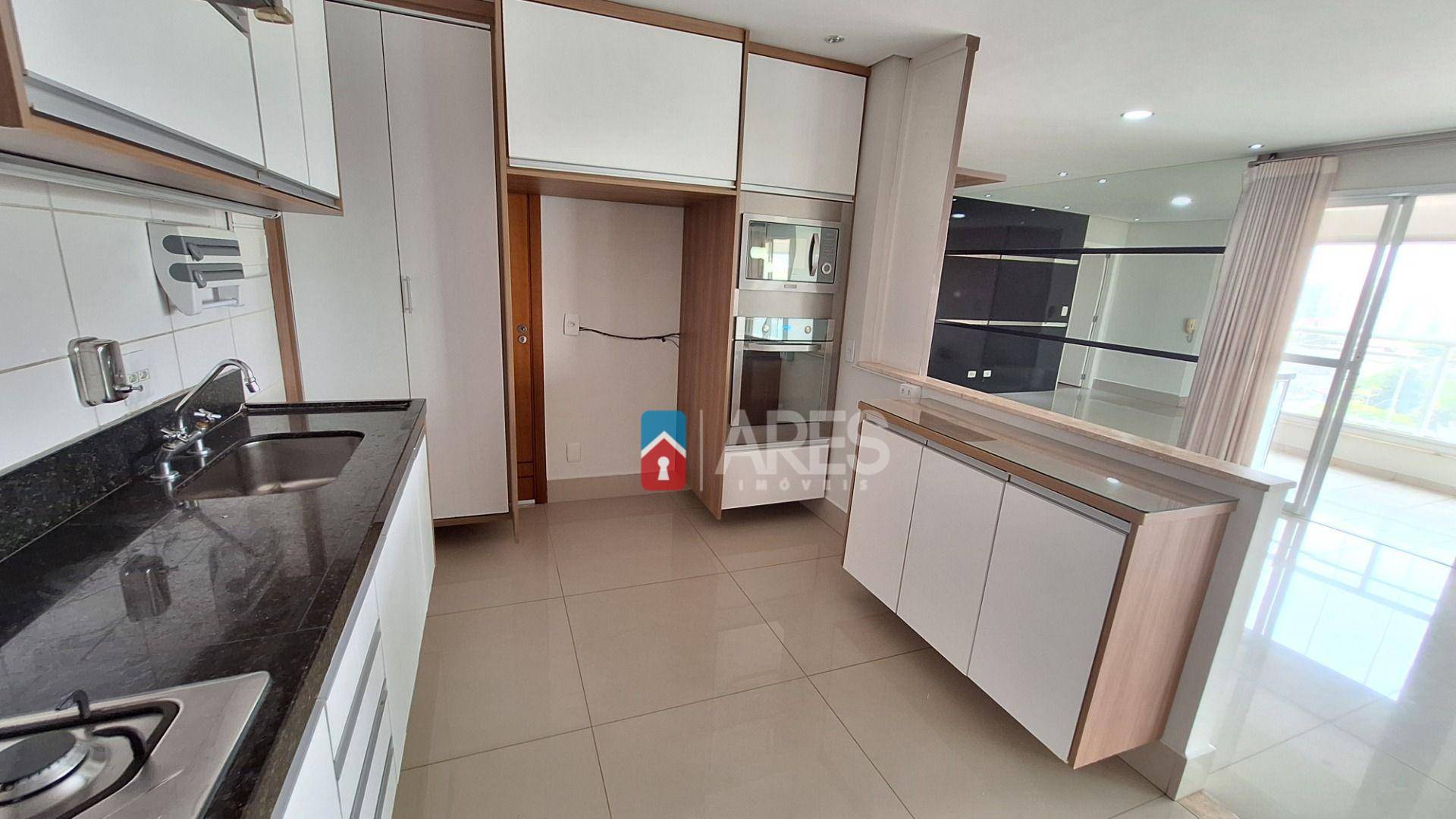 Apartamento para alugar com 4 quartos, 250m² - Foto 8