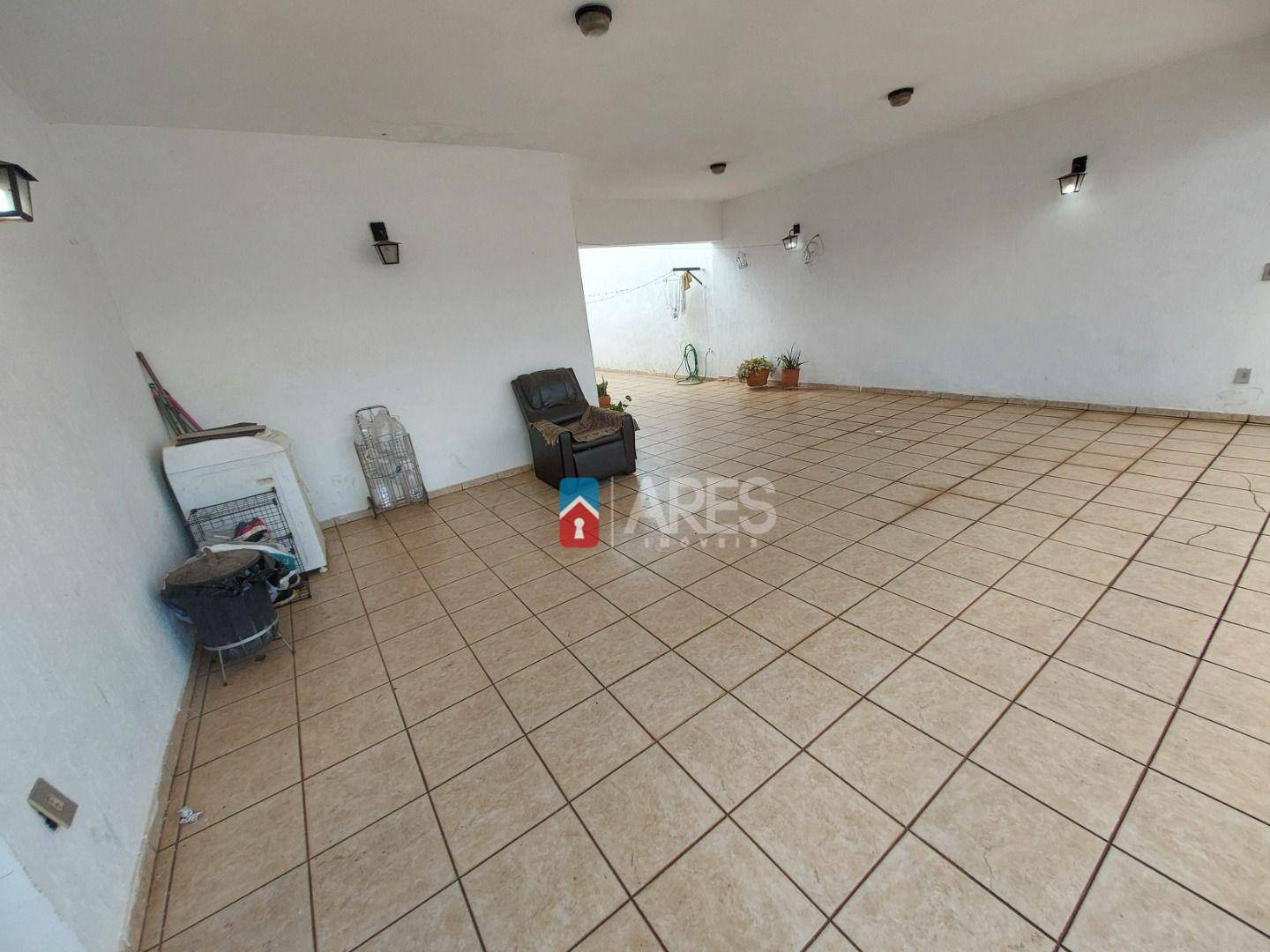 Casa à venda com 4 quartos, 260m² - Foto 13