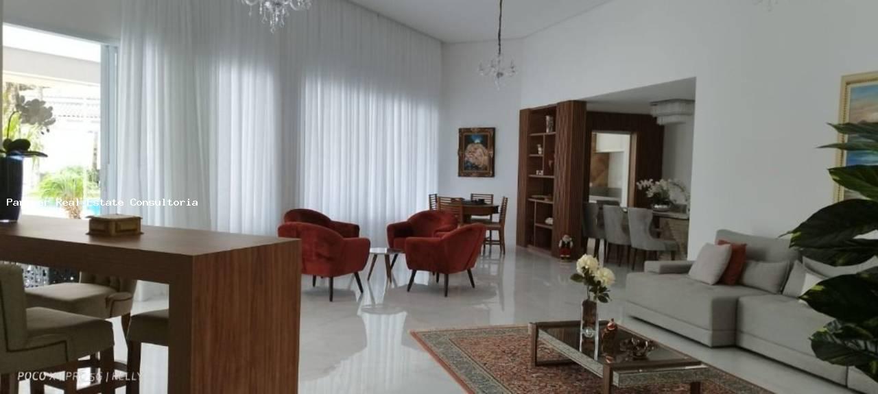 Casa à venda com 9 quartos, 3000m² - Foto 13