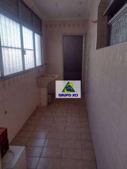 Apartamento à venda com 3 quartos, 107m² - Foto 11