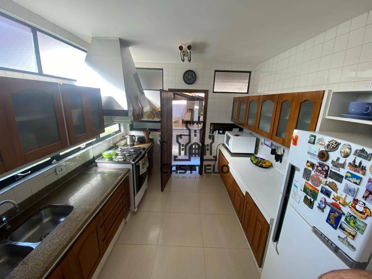 Casa à venda com 4 quartos, 600m² - Foto 5