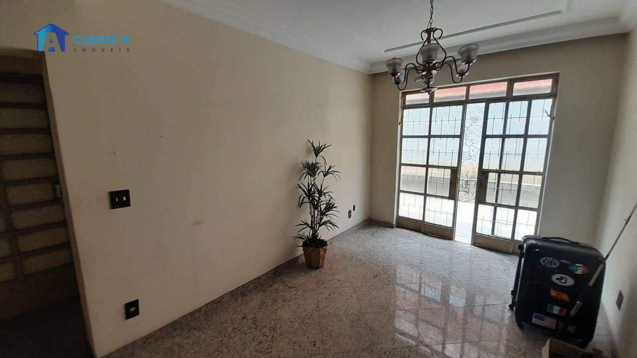 Casa à venda com 3 quartos, 250m² - Foto 13