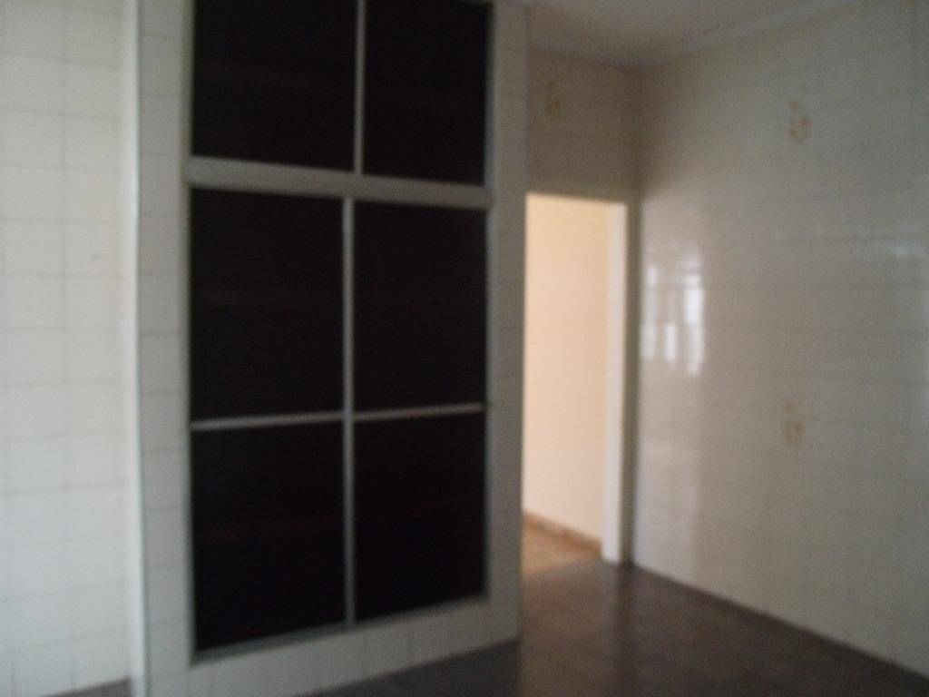 Casa para alugar com 2 quartos, 30m² - Foto 5