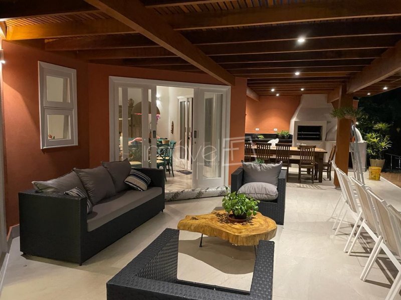 Casa à venda com 5 quartos, 76m² - Foto 25