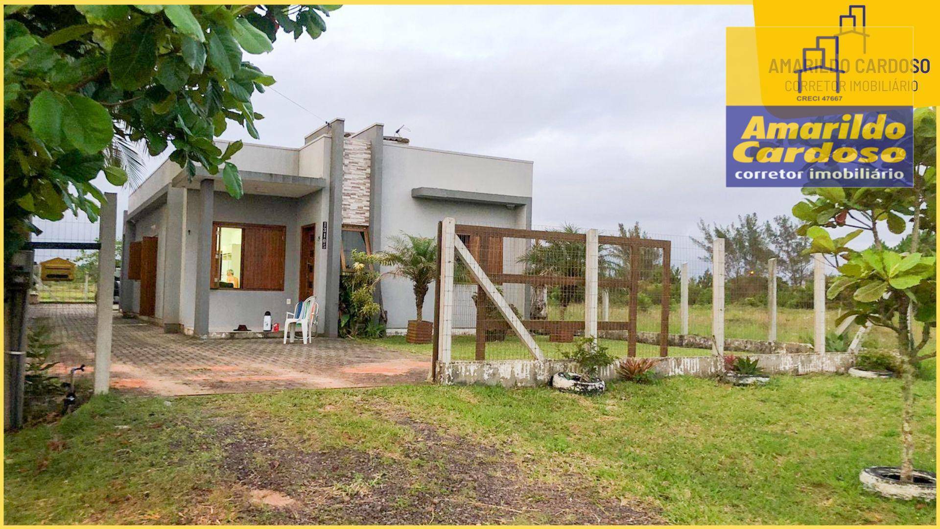 Casa à venda com 3 quartos, 118m² - Foto 1