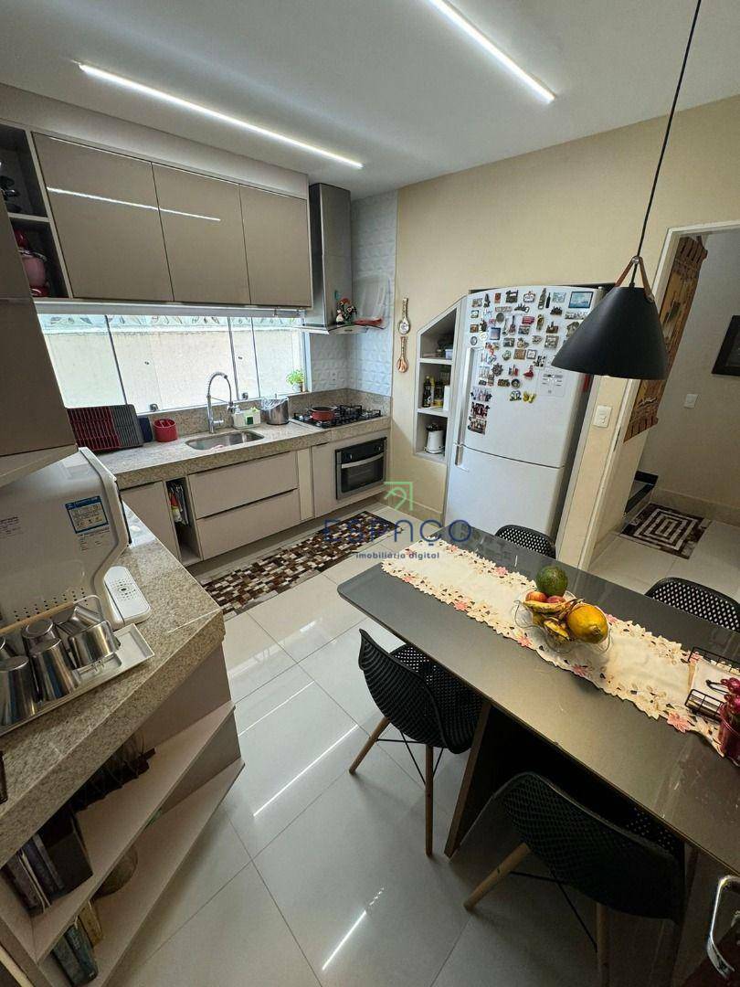 Casa de Condomínio à venda e aluguel com 4 quartos, 240M2 - Foto 13