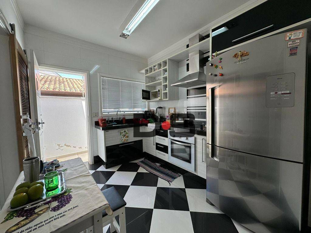 Casa à venda com 3 quartos, 190m² - Foto 5