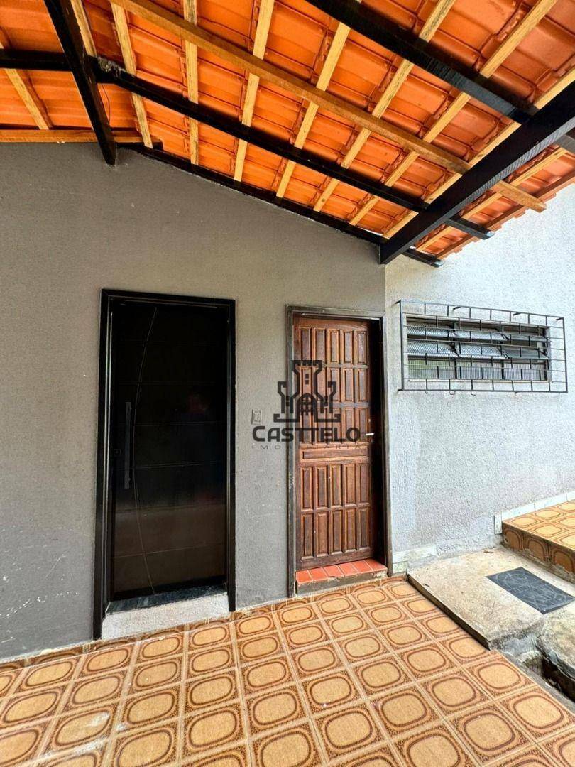 Casa à venda com 3 quartos, 118m² - Foto 4