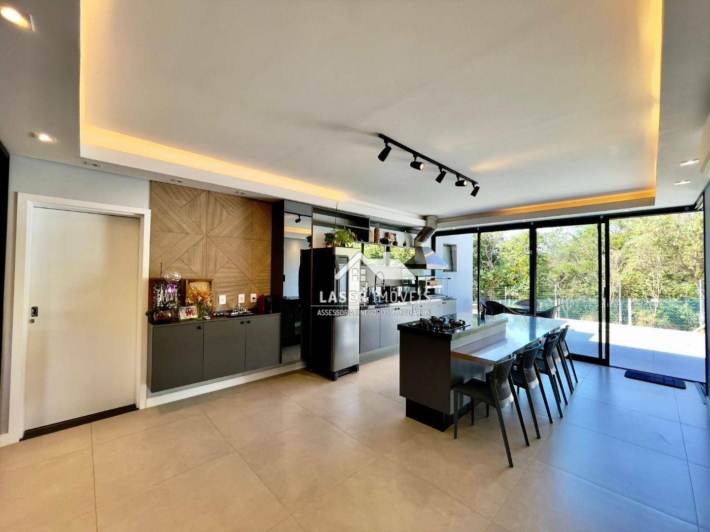 Casa de Condomínio à venda com 4 quartos, 250m² - Foto 9