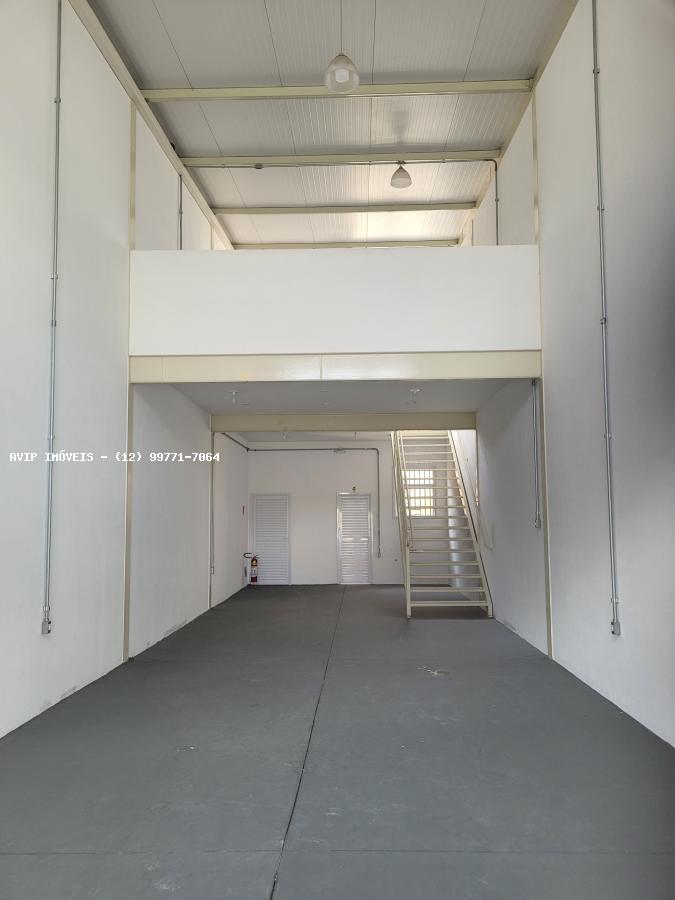 Depósito-Galpão-Armazém para alugar, 130m² - Foto 1