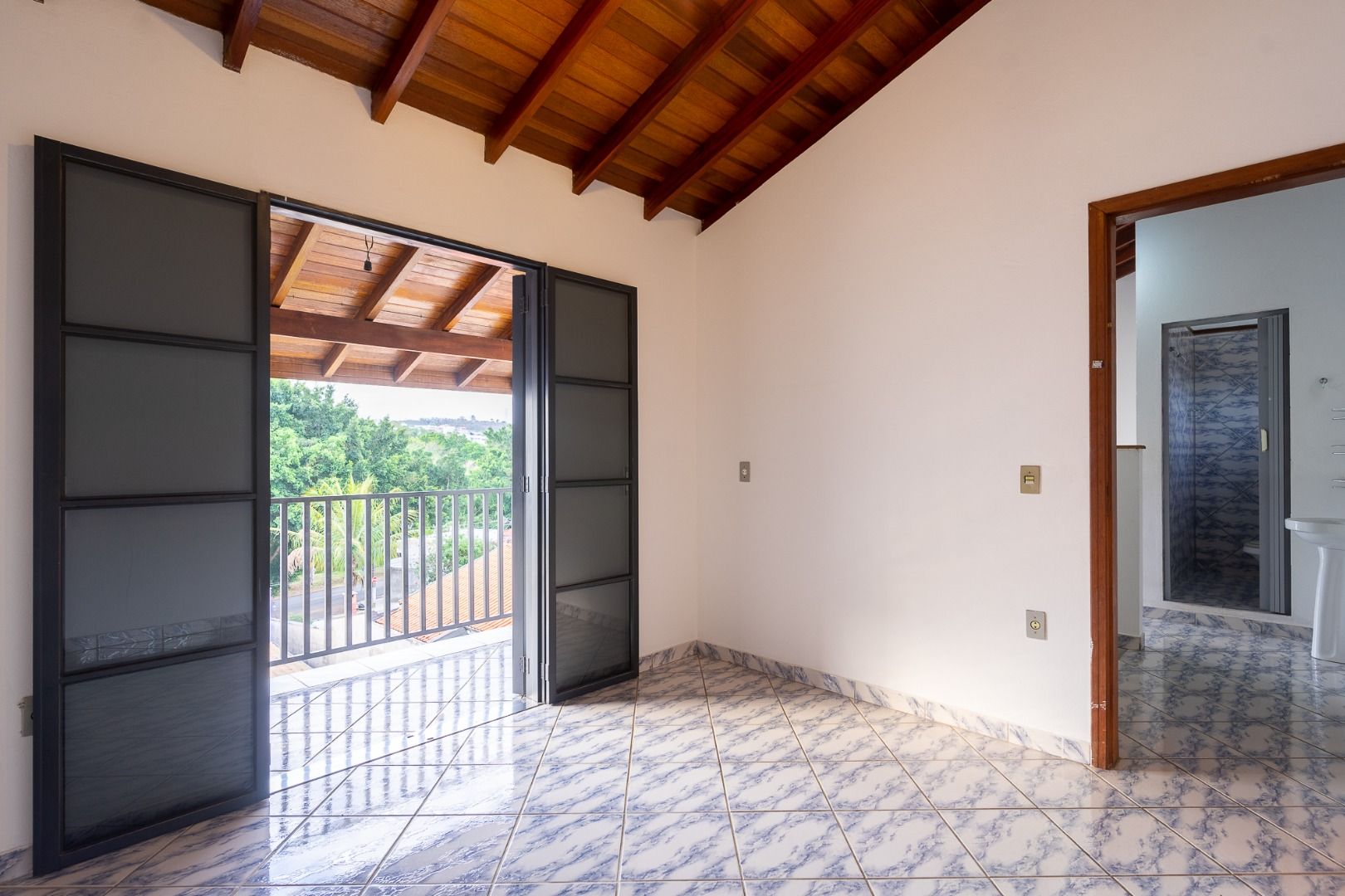 Casa à venda com 4 quartos, 265m² - Foto 5