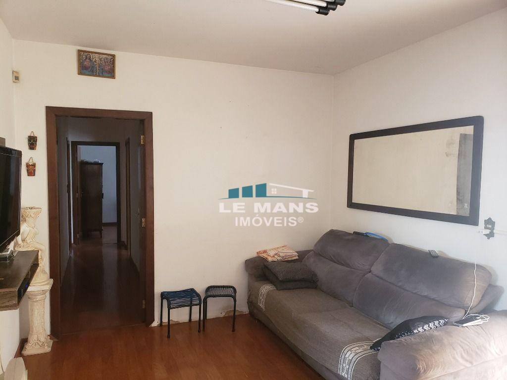 Casa à venda com 3 quartos, 183m² - Foto 4