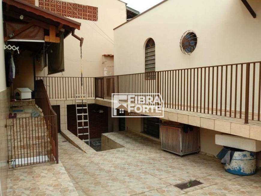 Casa à venda com 3 quartos, 198m² - Foto 8