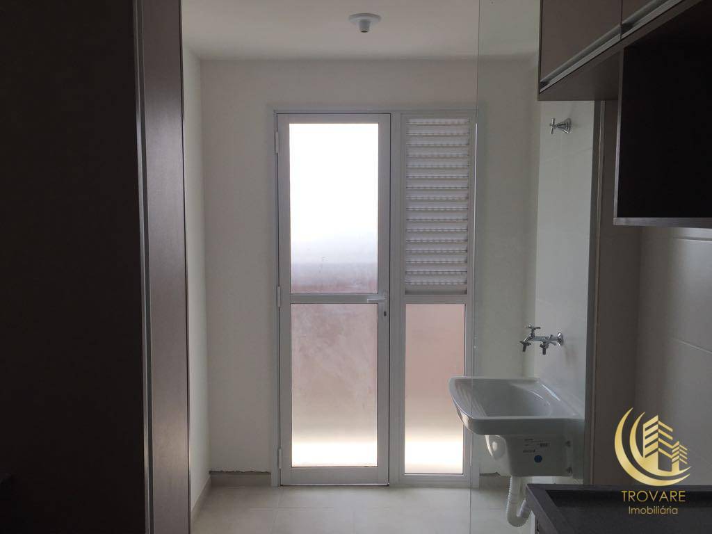 Apartamento à venda com 2 quartos, 58m² - Foto 2