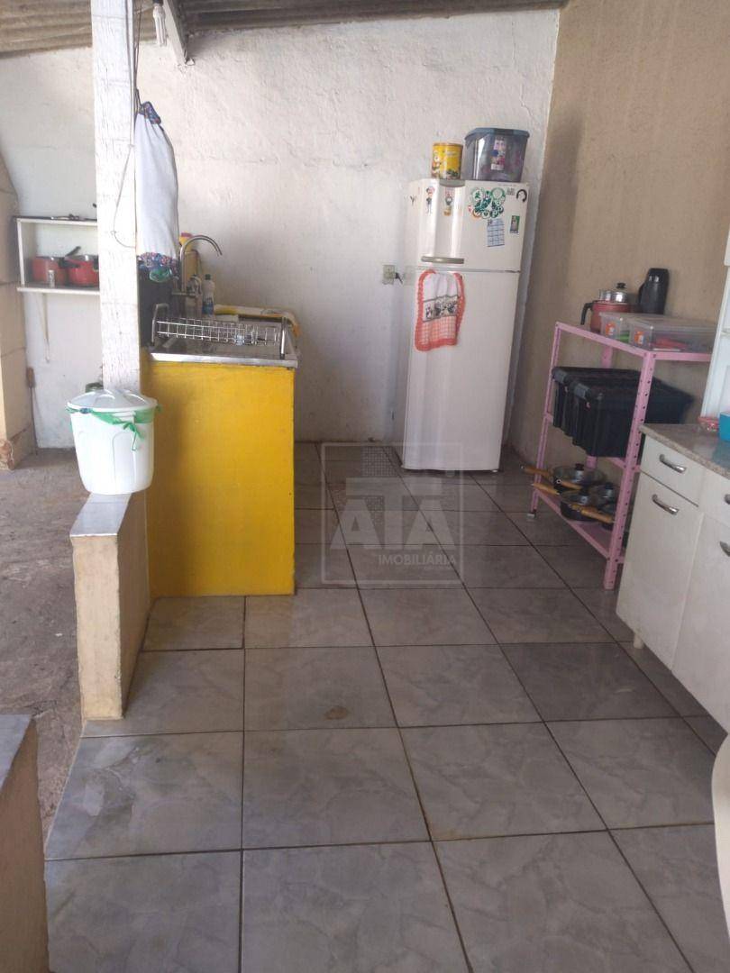 Casa à venda com 3 quartos, 208m² - Foto 8