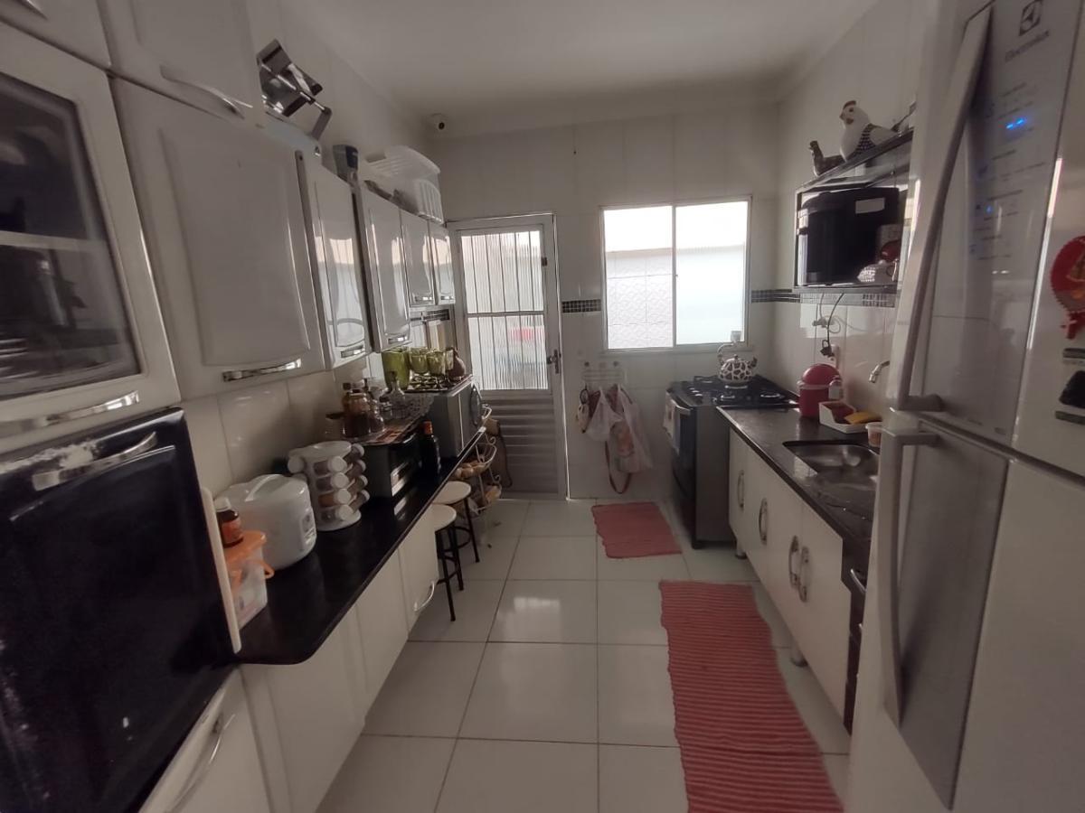 Casa à venda com 3 quartos, 250m² - Foto 7