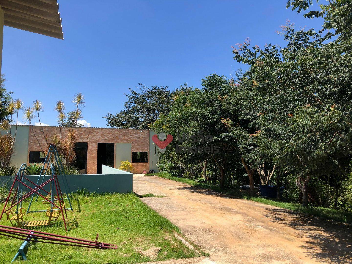 Chácara à venda com 3 quartos, 460m² - Foto 2