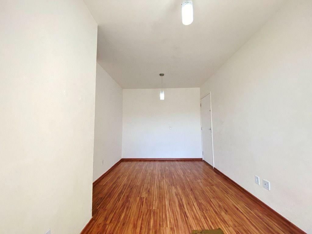 Apartamento à venda com 2 quartos, 48m² - Foto 4