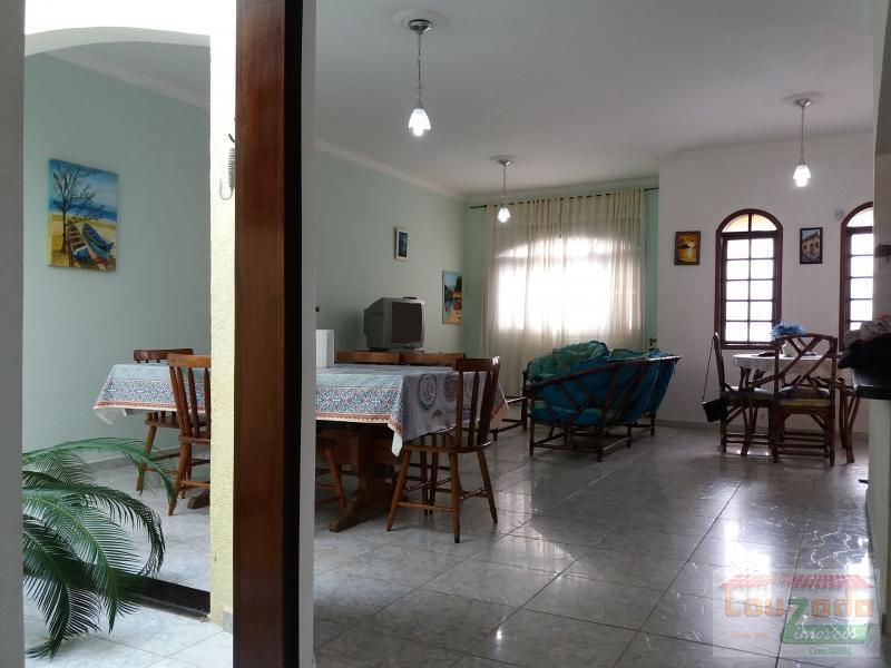 Casa à venda com 3 quartos, 360m² - Foto 3