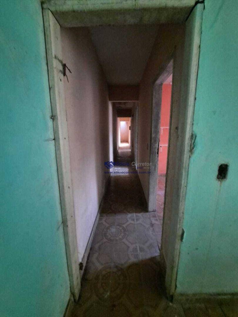 Sobrado à venda com 6 quartos, 240m² - Foto 7